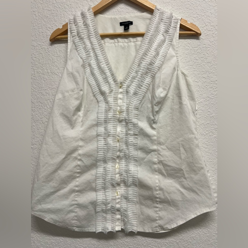 *Ann Taylor White Ruffle Blouse Sleeveless Button Up Size 10